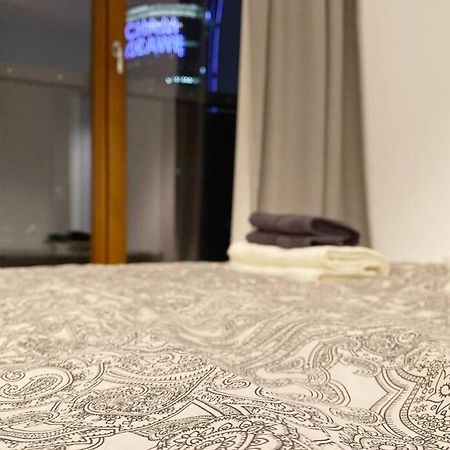 Exclusive 2Br! Apartment Near City Center +Netflix Warsaw Luaran gambar