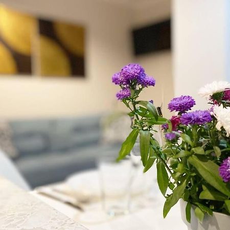 Exclusive 2Br! Apartment Near City Center +Netflix Warsaw Luaran gambar