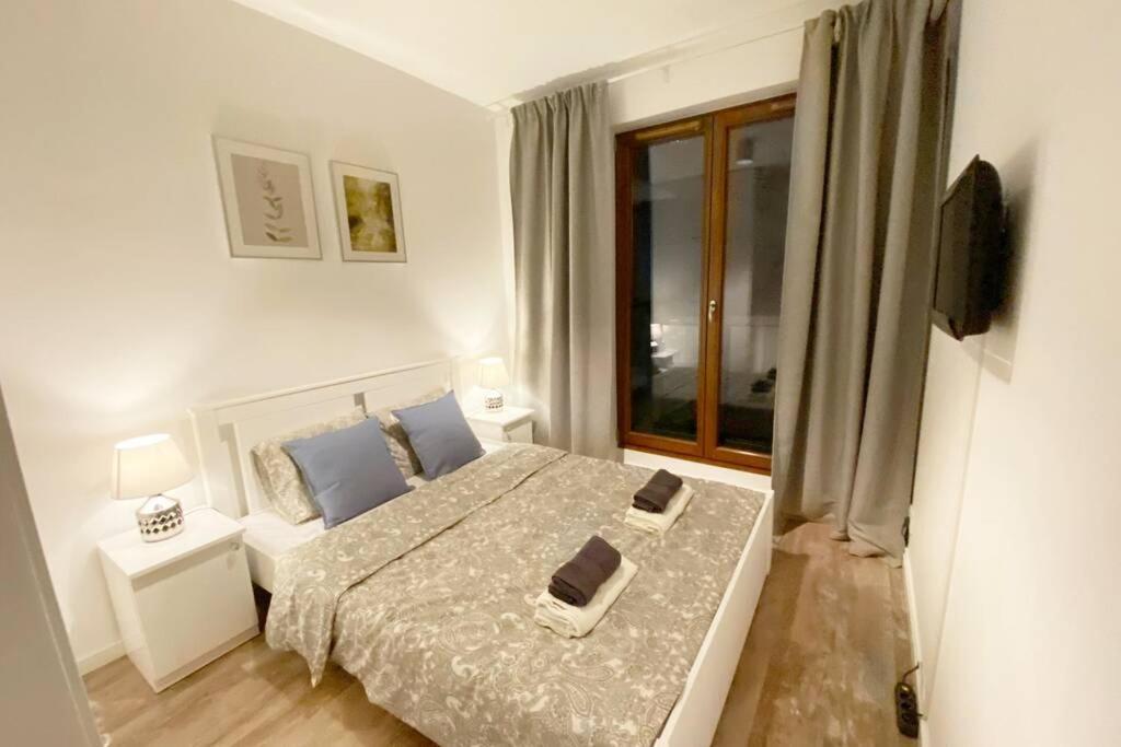 Exclusive 2Br! Apartment Near City Center +Netflix Warsaw Luaran gambar